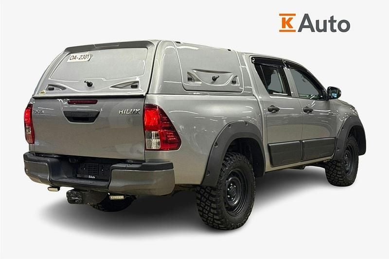 Käytetty Toyota HiLux Active 150 HP (110 kW) 2018 Hopea Nouto