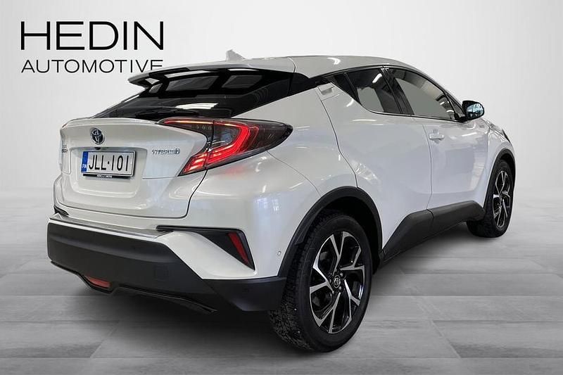 Käytetty Toyota C-HR Executive 98 HP (72 kW) 2017 Valkoinen Katumaasturi