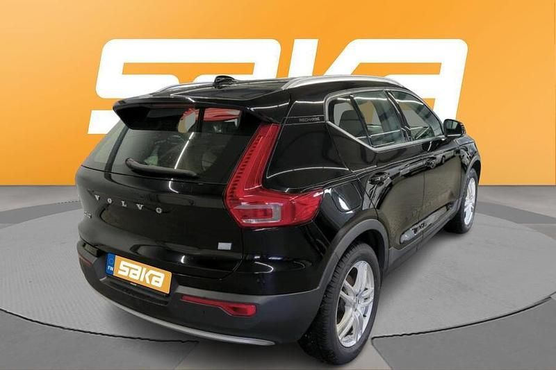 Käytetty Volvo XC40 Inscription 211 HP (155 kW) 2021 Katumaasturi