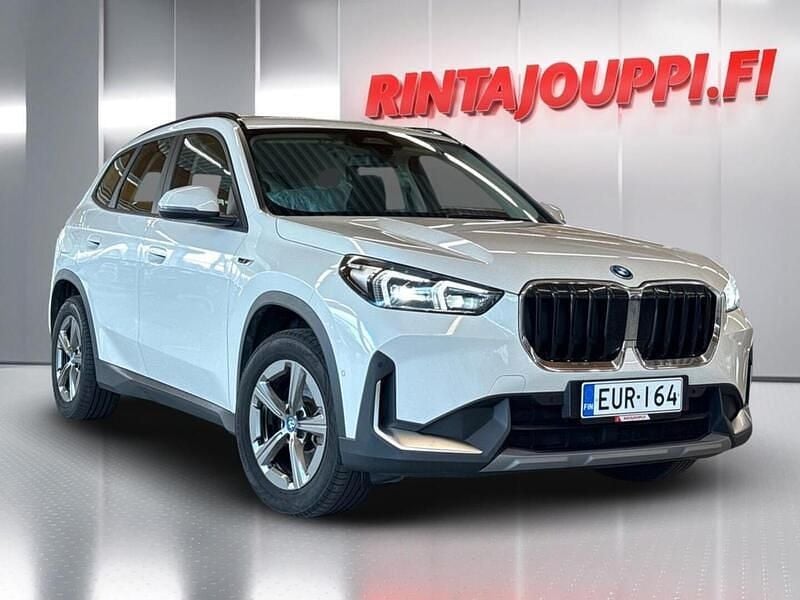 Valkoinen Käytetty 2023 BMW X1 Comfort Edition Katumaasturi | 31 400 € (Hyvä tarjous) - Kuva 1/3