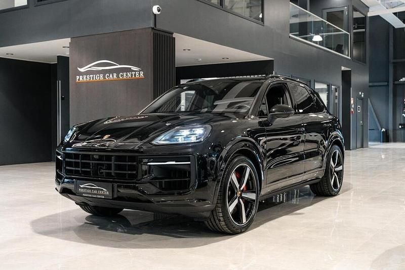 Käytetty Porsche Cayenne S E-Hybrid 520 HP (382 kW) 2024 Katumaasturi