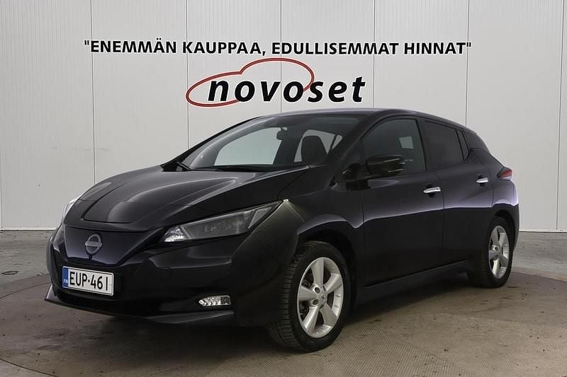 Käytetty Nissan Leaf N-Connecta 2023 Musta Viistoperä