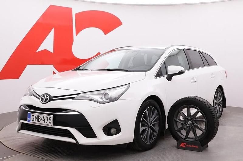 Käytetty Toyota Avensis Active 143 HP (105 kW) 2016 Valkoinen Farmari
