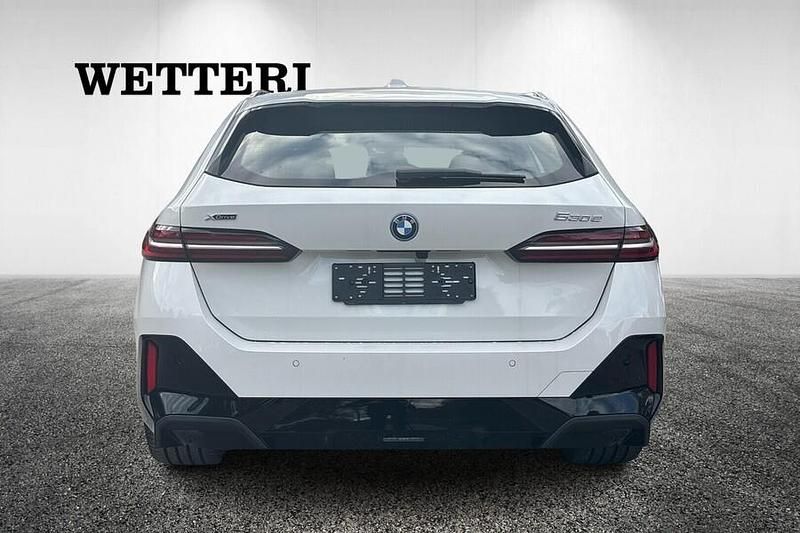 Uusi BMW 530e Comfort Edition 299 HP (219 kW) 2025 Farmari
