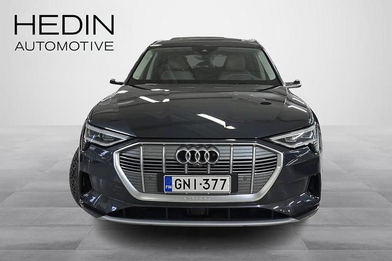 Käytetty Audi e-tron Advanced Plus 300 kW (408 HP) 2019 Harmaa Katumaasturi