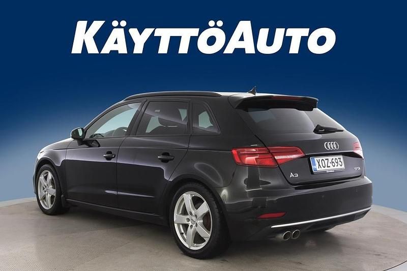 Käytetty Audi A3 Sportback Advanced 150 HP (110 kW) 2018 Musta Viistoperä