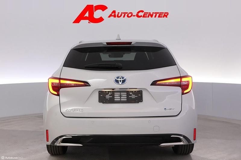 Käytetty Toyota Corolla Edition 140 HP (102 kW) 2025 1k6 harmaa Farmari