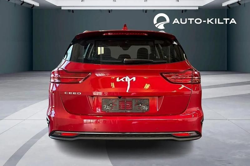 Käytetty Kia Ceed Sportswagon Comfort 99 HP (72 kW) 2025 Punainen Farmari