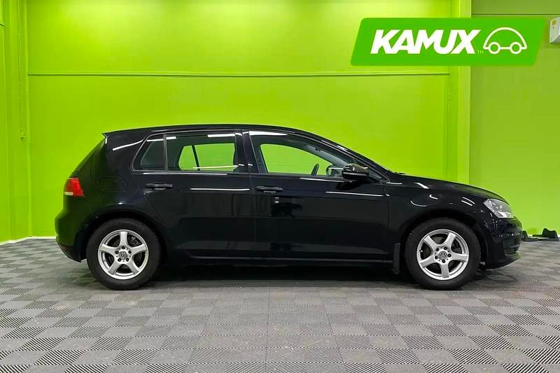 Käytetty VW Golf VII Trendline 86 HP (63 kW) 2014 Musta Sedan