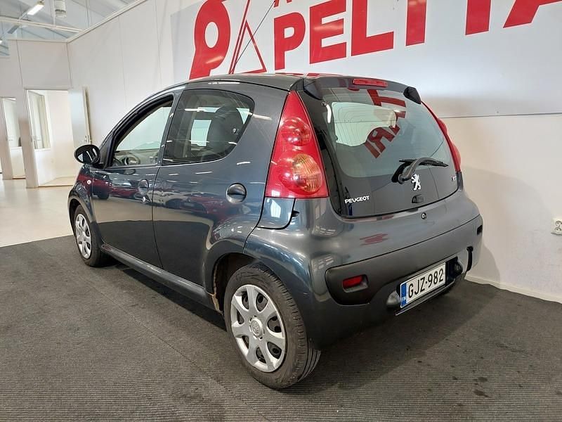 Käytetty Peugeot 107 Access 68 HP (50 kW) 2011 Harmaa Viistoperä