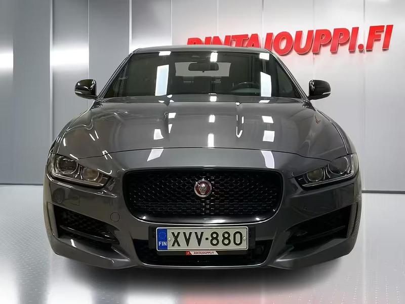 Käytetty Jaguar XE Business Edition 180 HP (132 kW) 2019 Sedan
