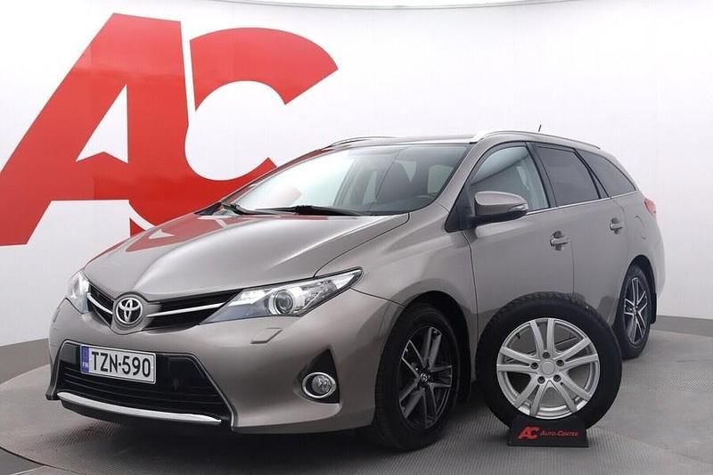 Käytetty Toyota Auris Touring Sports Active 132 HP (97 kW) 2014 Ruskea (beige) Farmari