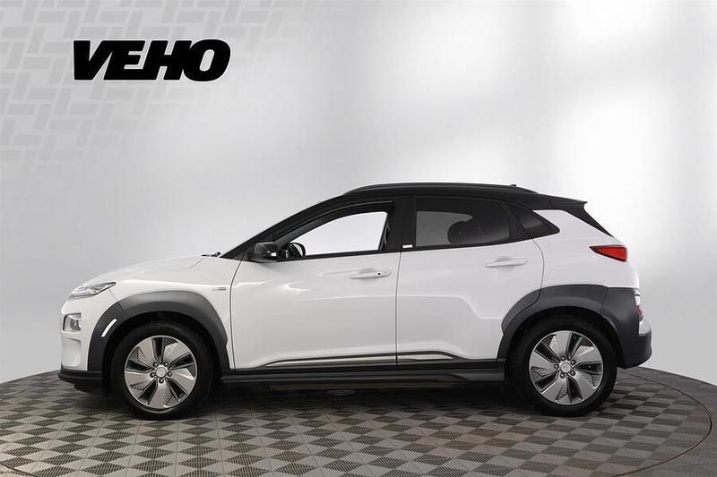 Käytetty Hyundai Kona Comfort 150 kW (204 HP) 2021 Valkoinen Katumaasturi