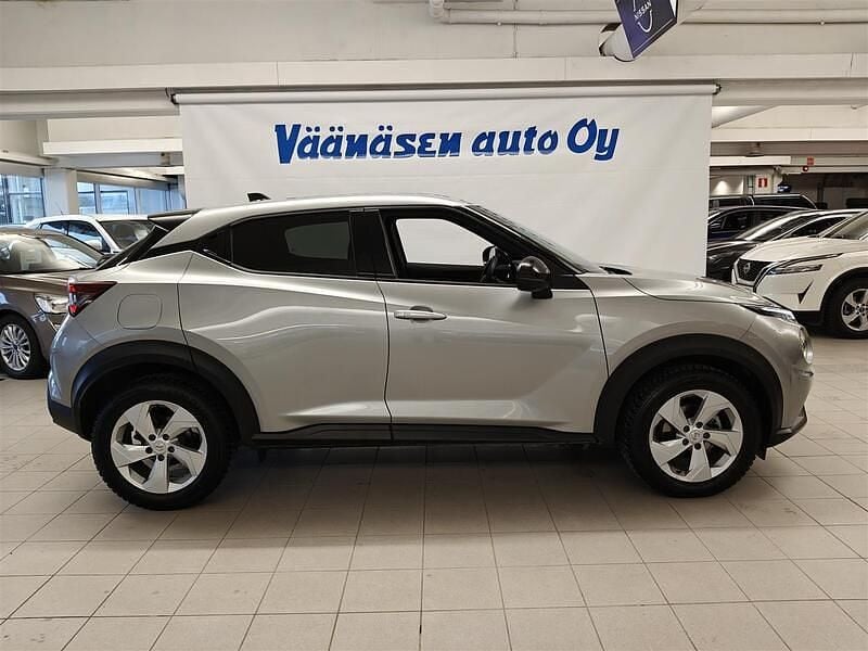 Käytetty Nissan Juke N-Connecta 114 HP (83 kW) 2024 Hopea Katumaasturi