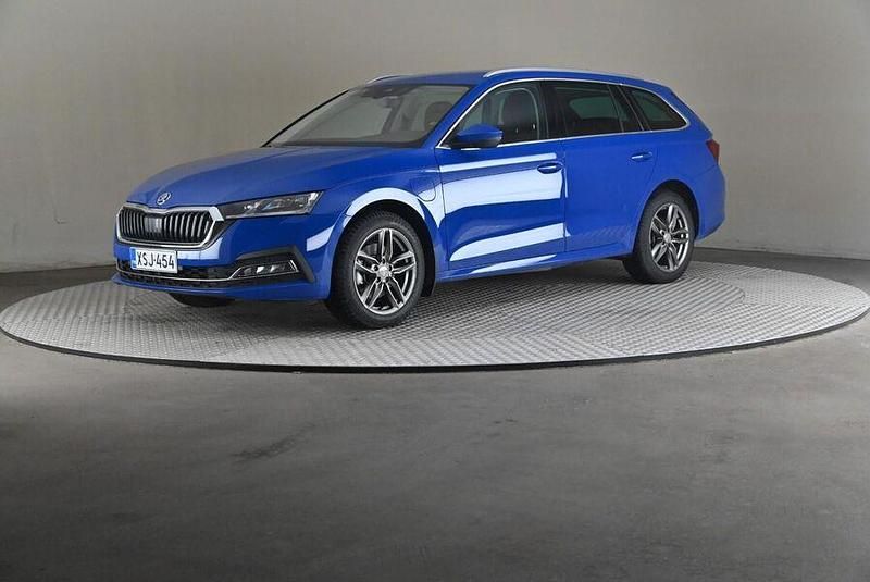 Käytetty 2023 Skoda Octavia Style Farmari | 28 500 € (Perustarjous) - Kuva 1/4