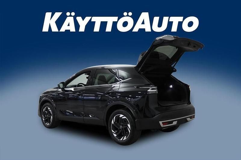 Käytetty Nissan Qashqai N-Connecta 205 HP (150 kW) 2025 Musta Katumaasturi