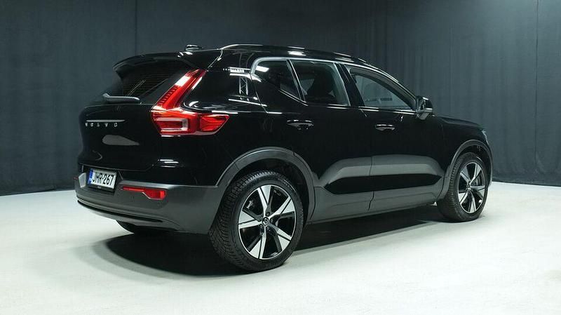 Käytetty Volvo XC40 Plus 169 kW (231 HP) 2023 Katumaasturi