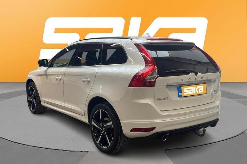Käytetty Volvo XC60 Business Edition 220 HP (161 kW) 2016 Katumaasturi