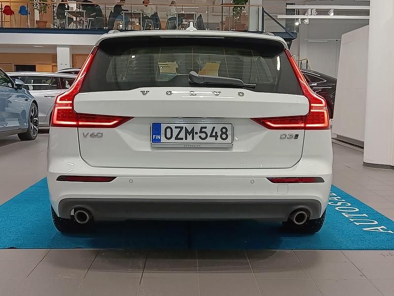 Käytetty Volvo V60 Momentum 392 HP (288 kW) 2019 Valkoinen Farmari