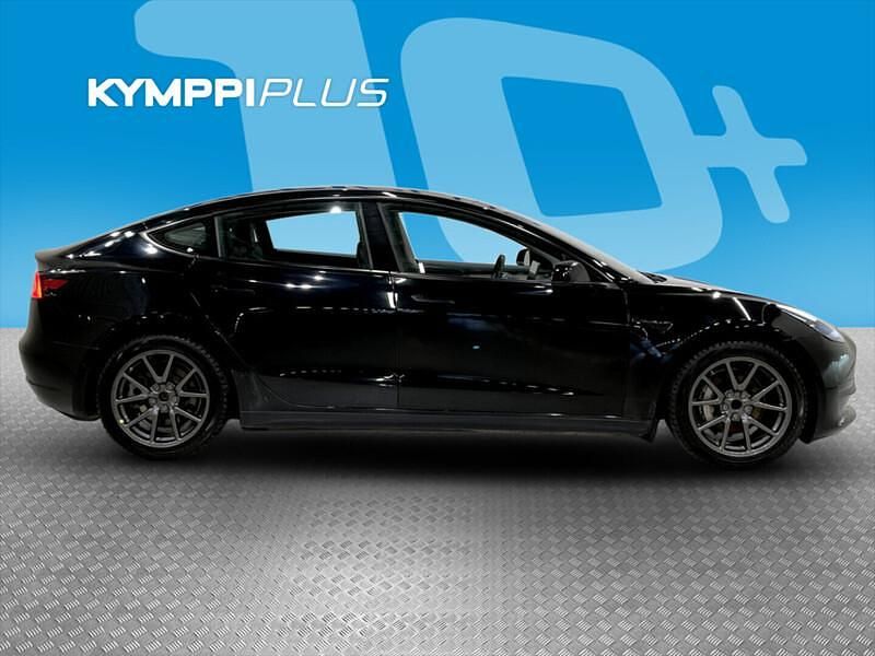 Käytetty Tesla Model 3 Standard Range Plus 239 kW (325 HP) 2021 Sedan