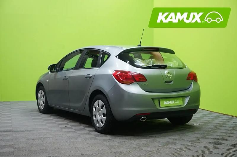 Käytetty Opel Astra Enjoy 120 HP (88 kW) 2011 Hopea / harmaa Sedan