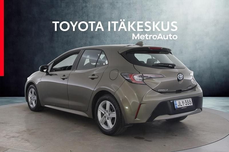 Käytetty Toyota Corolla Active 122 HP (89 kW) 2020 Ruskea (beige) Viistoperä