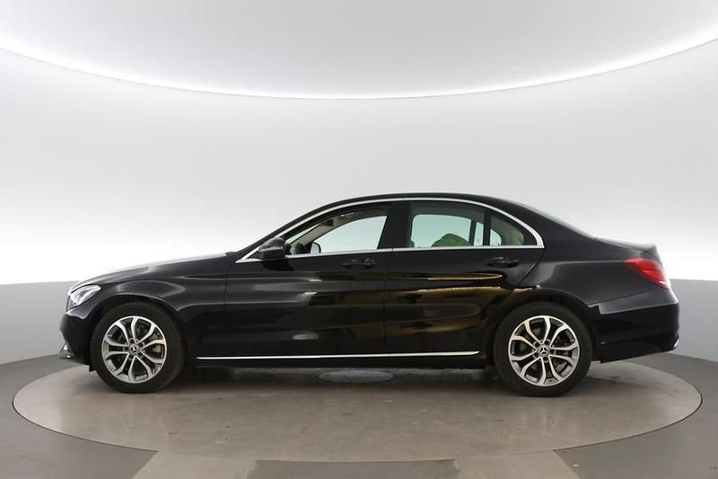 Käytetty Mercedes A180 Exclusive 156 HP (114 kW) 2018 Sedan