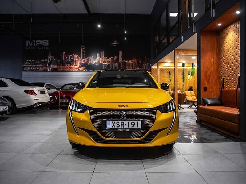 Käytetty Peugeot e-208 GTi 100 kW (136 HP) 2022 Keltainen Viistoperä