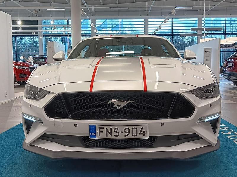 Käytetty Ford Mustang GT Fastback 450 HP (330 kW) 2019 Valkoinen Coupe - kaksiovinen