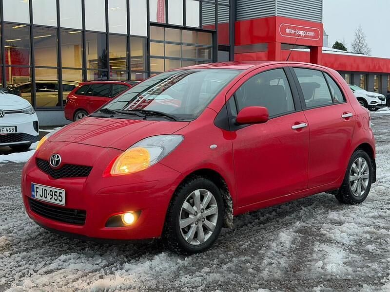 Punainen Käytetty 2010 Toyota Yaris Edition Viistoperä | 10 990 € (Perustarjous) - Kuva 1/3