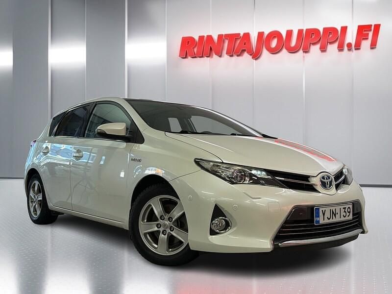 Käytetty Toyota Auris Hybrid Premium 99 HP (72 kW) 2013 Viistoperä