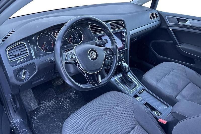 Käytetty VW Golf VIII 131 HP (96 kW) 2020 Musta Farmari