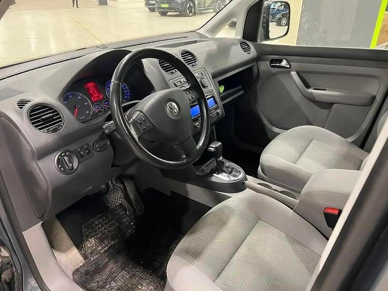 Käytetty VW Caddy Maxi Life Comfortline 105 HP (77 kW) 2010 Hopea / harmaa Tila-auto