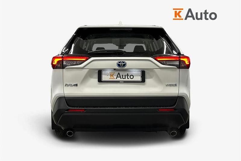Käytetty Toyota RAV4 Hybrid Active 178 HP (130 kW) 2020 Katumaasturi