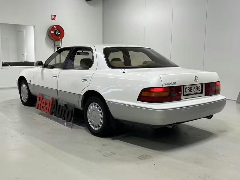Käytetty Lexus LS400 1991 Sedan