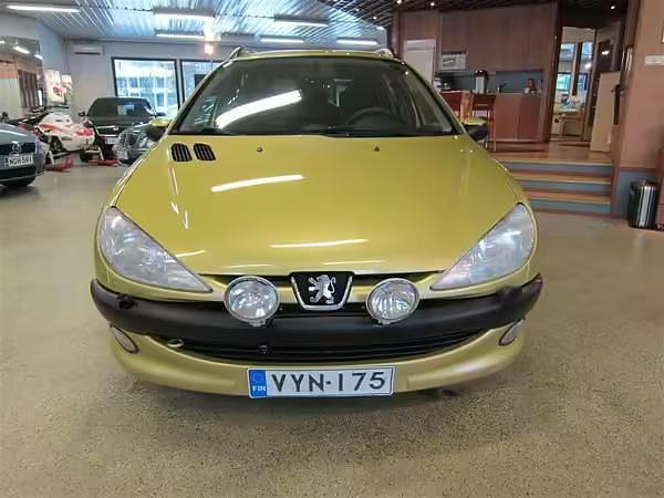 Käytetty Peugeot 306 90 HP (66 kW) 1999 Ruskea Sedan