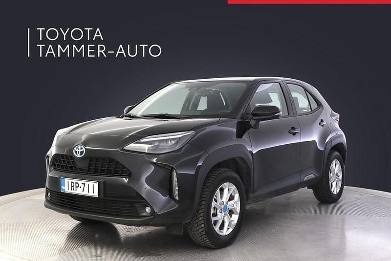 Käytetty Toyota Yaris Cross Active 116 HP (85 kW) 2024 Musta Katumaasturi