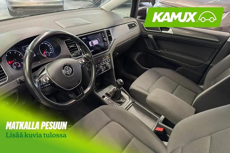 Käytetty VW Golf Sportsvan Comfortline 131 HP (96 kW) 2019 Hopea / harmaa Tila-auto