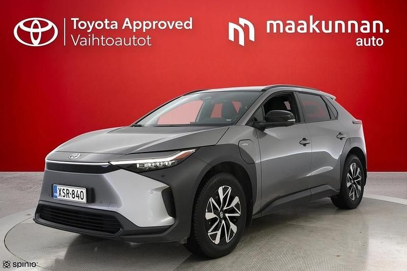 Harmaa Käytetty 2024 Toyota bZ4X Edition Katumaasturi | 37 990 € - Kuva 1/4