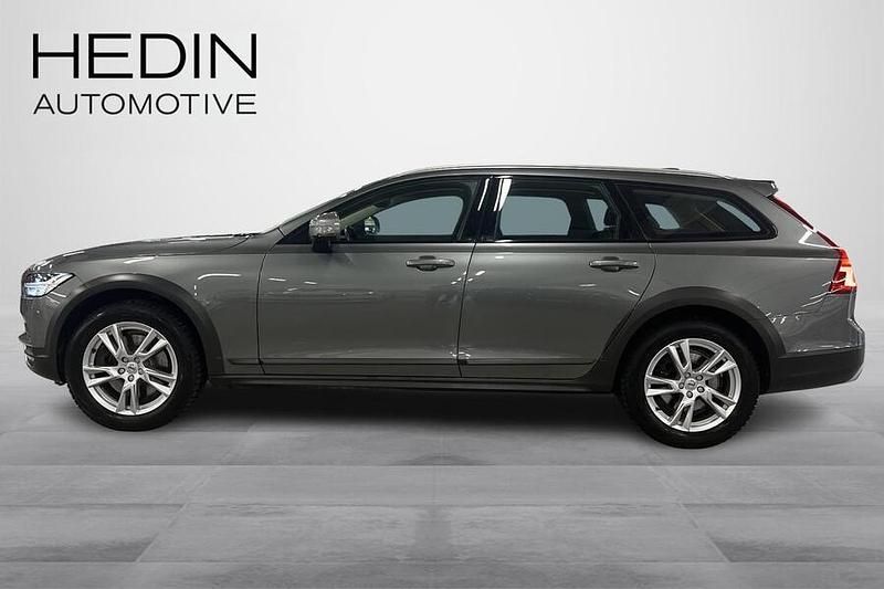 Käytetty Volvo V90 CC Plus 235 HP (172 kW) 2018 Farmari