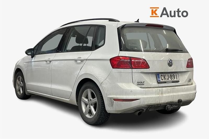 Käytetty VW Golf Sportsvan Comfortline 110 HP (80 kW) 2017 Valkoinen Tila-auto