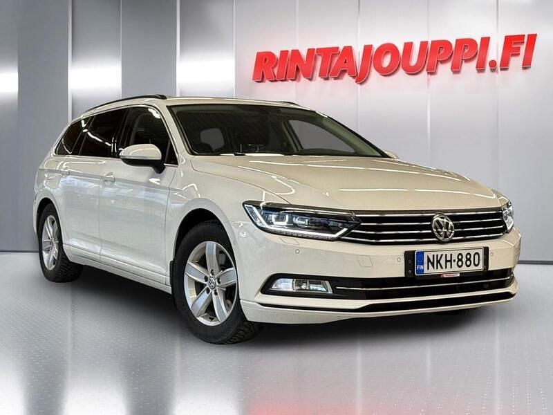 Valkoinen Käytetty 2016 VW Passat Comfortline Farmari | 16 200 € (Hieman kallis) - Kuva 1/3
