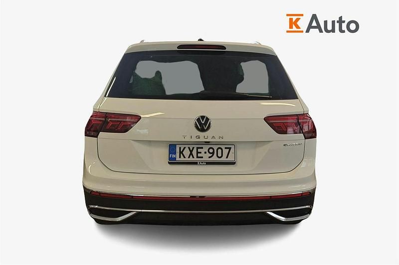 Käytetty VW Tiguan Style 245 HP (180 kW) 2021 Valkoinen Katumaasturi