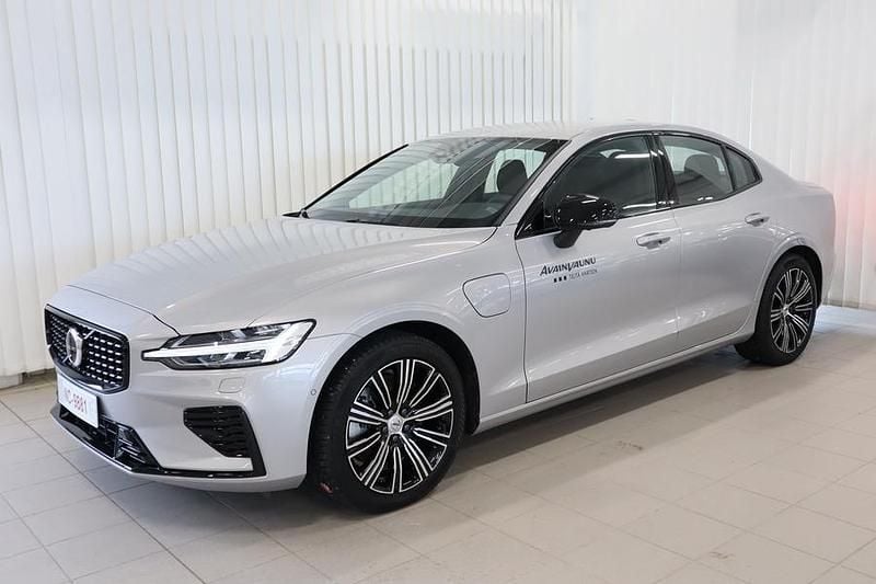 Harmaa Käytetty 2024 Volvo S60 Performance Sedan | 49 500 € - Kuva 1/4
