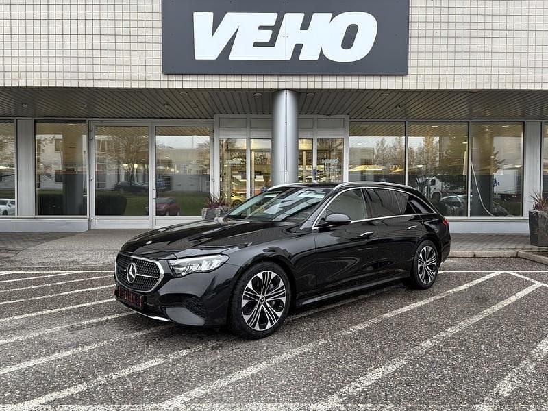 Musta Käytetty 2025 Mercedes E300 Farmari | 56 900 € (Perustarjous) - Kuva 1/4