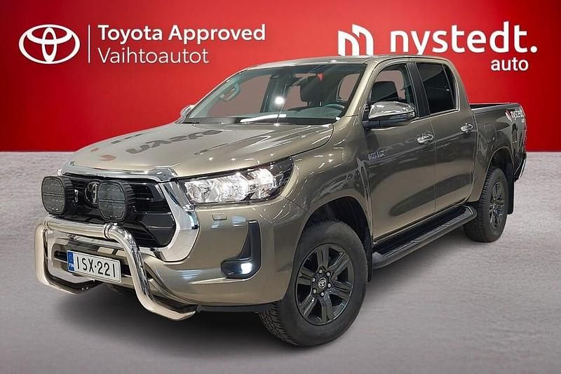 Ruskea Uusi 2025 Toyota HiLux Active Nouto | 62 900 € - Kuva 1/4