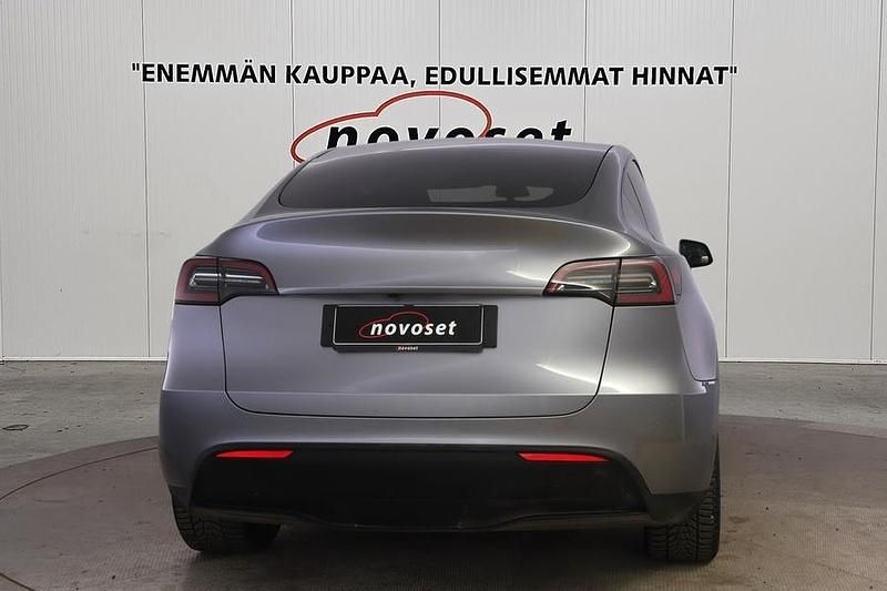 Käytetty Tesla Model Y 258 kW (351 HP) 2024 Katumaasturi