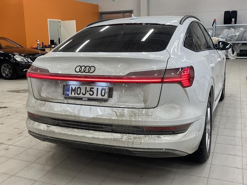 Käytetty Audi e-tron Sportback 300 kW (408 HP) 2021 Katumaasturi