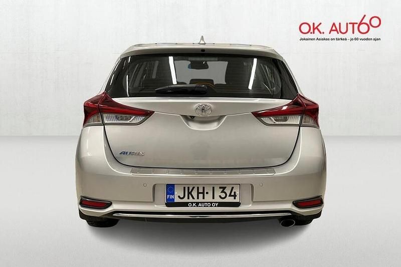 Käytetty Toyota Auris Active 112 HP (82 kW) 2017 Viistoperä
