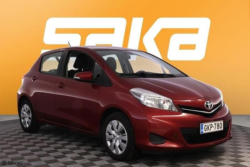 Käytetty Toyota Yaris Sol 99 HP (72 kW) 2012 Viistoperä